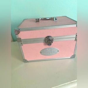 AMERICAN GIRL bitty baby lock box/storage container. Retired and good condition